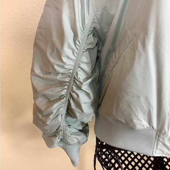 NWT UO BDG Charlie Barrel Sleeve Green Bomber Jacket Women’s Size Large - Picture 8 of 16